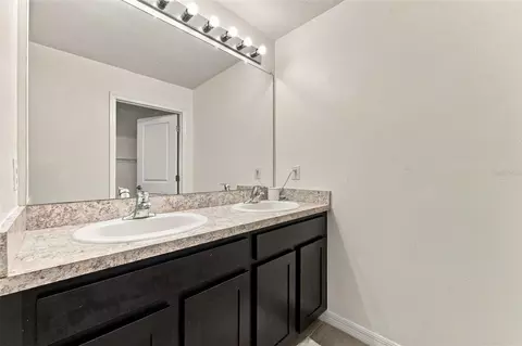 Bath - 506 Diamond Ridge Rd, Seffner, FL 33584 photo 1 of 1