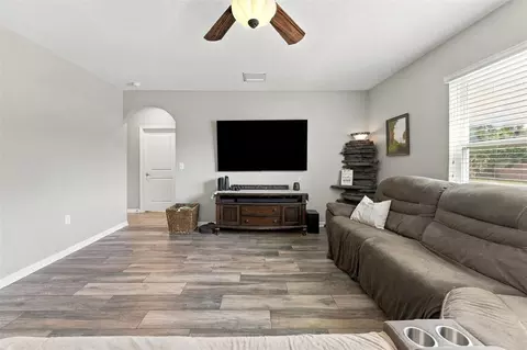 Living - 506 Diamond Ridge Rd, Seffner, FL 33584 photo 1 of 1