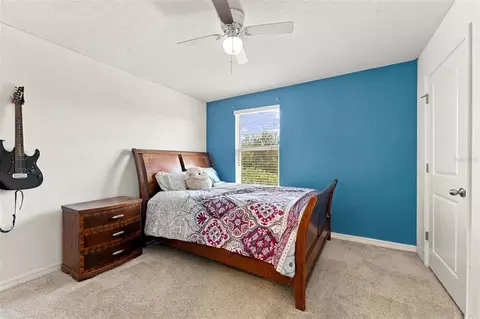 Bedroom - 506 Diamond Ridge Rd, Seffner, FL 33584 photo 2 of 3