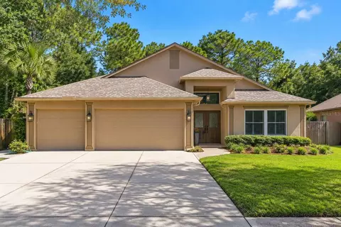 19221 Robin Perch Ln, Tampa, FL 33647