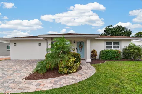 9043 2nd St N, Saint Petersburg, FL 33702