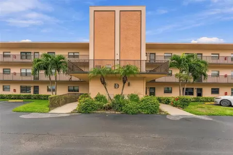 5971 Terrace Park Dr N #108, Saint Petersburg, FL 33709