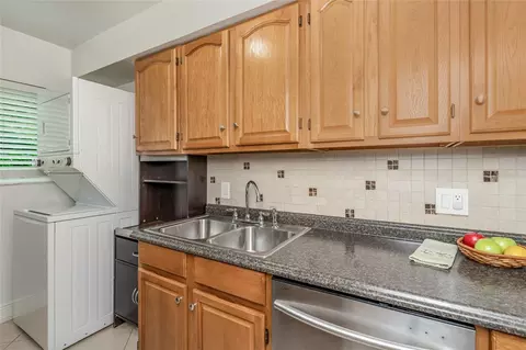 Other - 501 E Bay Dr #702, Largo, FL 33770 photo 2 of 4