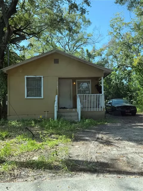 2705 E Cayuga St, Tampa, FL 33610