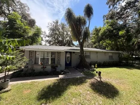 11615 Grovewood Ave, Thonotosassa, FL 33592