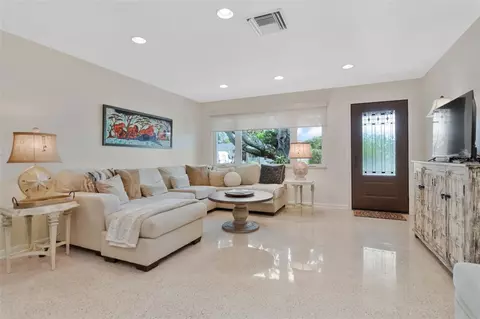 Living - 312 Keating Dr, Largo, FL 33770 photo 3 of 8