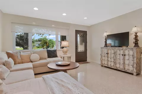 Living - 312 Keating Dr, Largo, FL 33770 photo 5 of 8