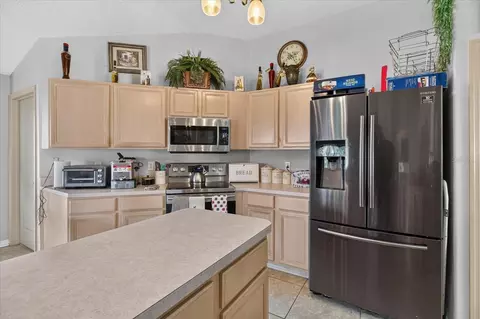 Kitchen - 5336 Watson Rd, Riverview, FL 33578 photo 8 of 8
