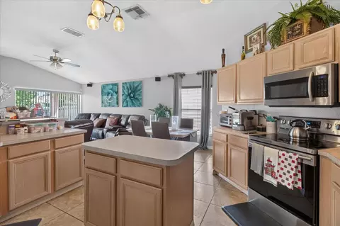 Kitchen - 5336 Watson Rd, Riverview, FL 33578 photo 2 of 8