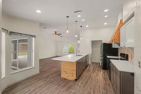 Kitchen - 6293 Grapewood Rd, Spring Hill, FL 34609 photo 4 of 4