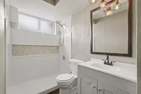 Bath - 6293 Grapewood Rd, Spring Hill, FL 34609 photo 2 of 2