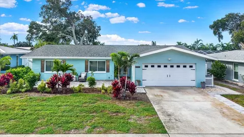 14380 Passage Way, Seminole, FL 33776