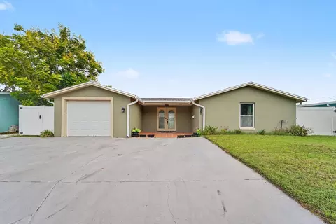 4865 Shell Stream Blvd, New Port Richey, FL 34652