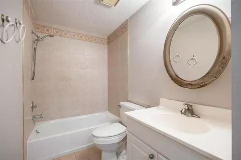 Bath - 627 Timber Bay Cir W, Oldsmar, FL 34677 photo 1 of 3