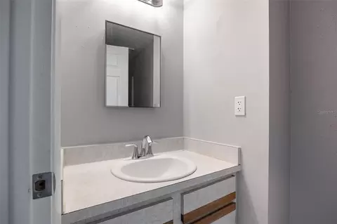Bath - 627 Timber Bay Cir W, Oldsmar, FL 34677 photo 2 of 3
