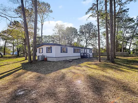 Exterior - 18024 Drayton St, Spring Hill, FL 34610 photo 9 of 11