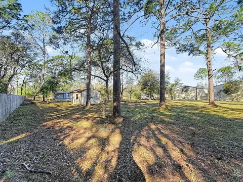 Exterior - 18024 Drayton St, Spring Hill, FL 34610 photo 6 of 11