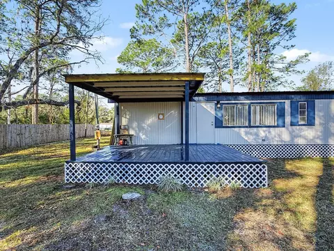 Exterior - 18024 Drayton St, Spring Hill, FL 34610 photo 3 of 11