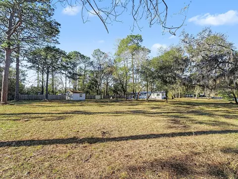 Exterior - 18024 Drayton St, Spring Hill, FL 34610 photo 4 of 11