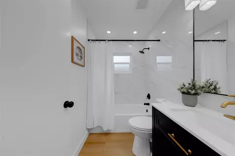Bath - 7026 68th Ave N, Pinellas Park, FL 33781 photo 5 of 5