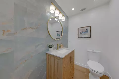 Bath - 7026 68th Ave N, Pinellas Park, FL 33781 photo 3 of 5