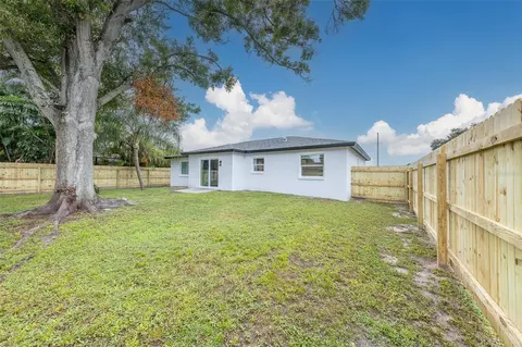 Exterior - 7026 68th Ave N, Pinellas Park, FL 33781 photo 6 of 9