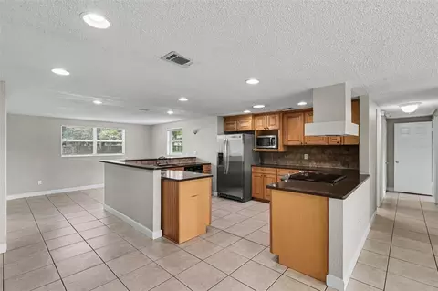 Kitchen - 3805 Mcintosh Rd, Dover, FL 33527 photo 1 of 3