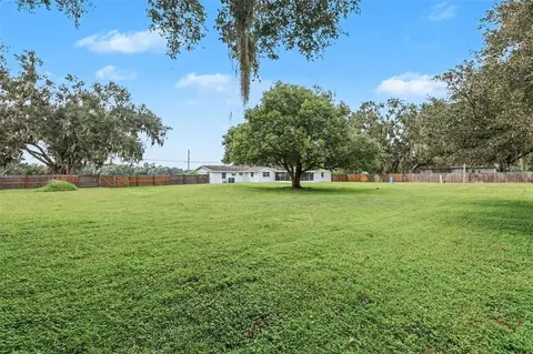 Exterior - 3805 Mcintosh Rd, Dover, FL 33527 photo 4 of 8