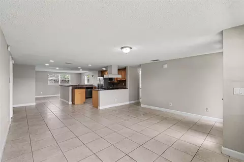 Living - 3805 Mcintosh Rd, Dover, FL 33527 photo 4 of 8