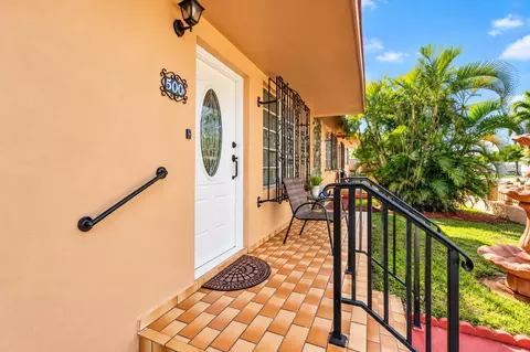 Exterior - 500 E 40th St, Hialeah, FL 33013 photo 9 of 10