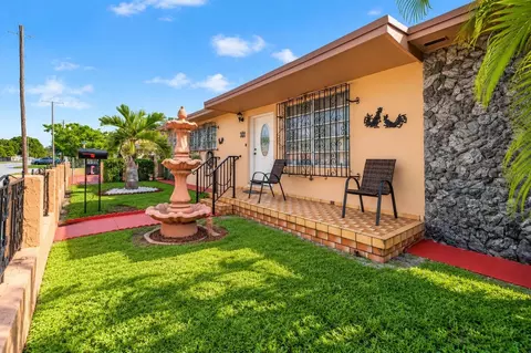 Exterior - 500 E 40th St, Hialeah, FL 33013 photo 2 of 10