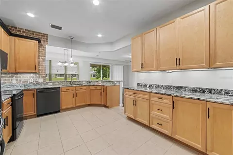 Kitchen - 4635 Pond Ridge Dr, Riverview, FL 33578 photo 3 of 4