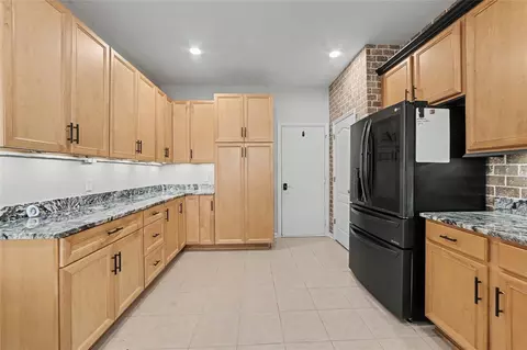 Kitchen - 4635 Pond Ridge Dr, Riverview, FL 33578 photo 2 of 4