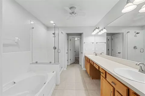 Bath - 4635 Pond Ridge Dr, Riverview, FL 33578 photo 2 of 3