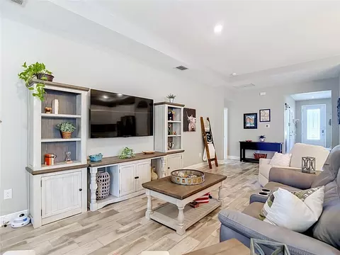 Living - 813 Old Windsor Way, Spring Hill, FL 34609 photo 6 of 7