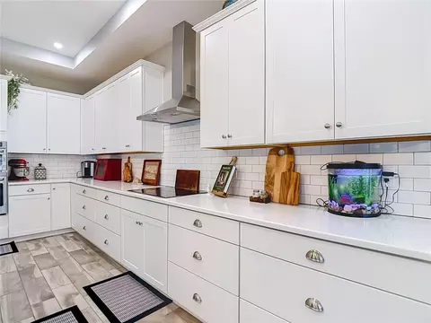 Kitchen - 813 Old Windsor Way, Spring Hill, FL 34609 photo 8 of 10