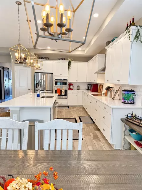Kitchen - 813 Old Windsor Way, Spring Hill, FL 34609 photo 2 of 10