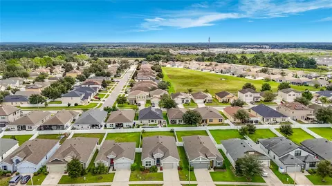 View/Area - 813 Old Windsor Way, Spring Hill, FL 34609 photo 4 of 8