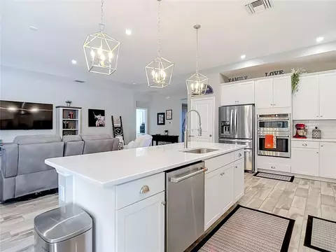 Kitchen - 813 Old Windsor Way, Spring Hill, FL 34609 photo 7 of 10