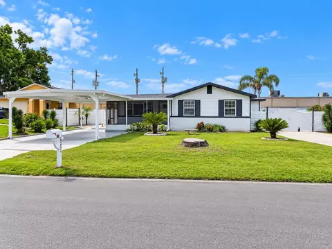 8512 Sunbeam Ln, Tampa, FL 33615