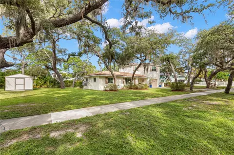 202 S Mayo St, Crystal Beach, FL 34681