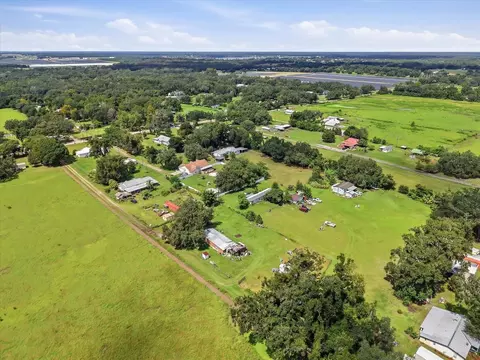 View/Area - 7214 Broken Oak Dr, Dover, FL 33527 photo 4 of 11
