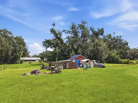 Exterior - 7214 Broken Oak Dr, Dover, FL 33527 photo 3 of 5