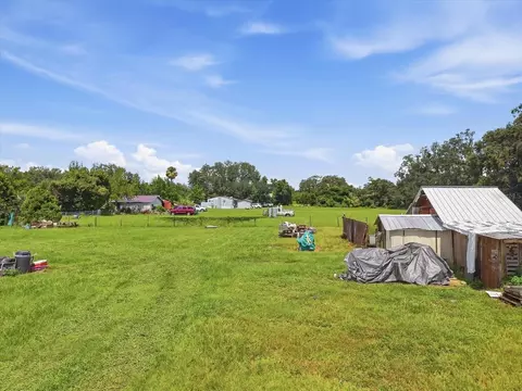 Exterior - 7214 Broken Oak Dr, Dover, FL 33527 photo 5 of 5