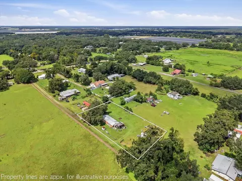 View/Area - 7214 Broken Oak Dr, Dover, FL 33527 photo 3 of 11