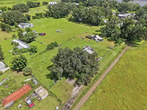 View/Area - 7214 Broken Oak Dr, Dover, FL 33527 photo 9 of 11