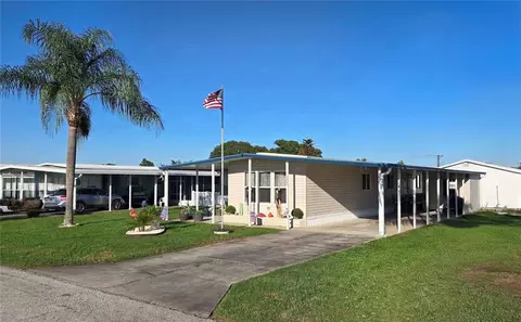 5402 Mohawk St, Zephyrhills, FL 33542