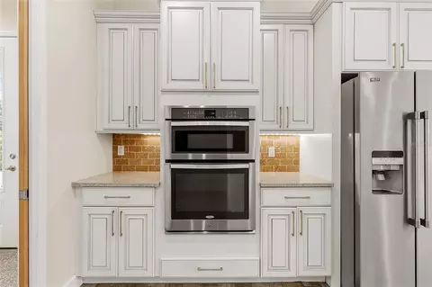 Kitchen - 71 Perry Ln, Enterprise, FL 32725 photo 4 of 4