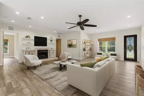 Living - 71 Perry Ln, Enterprise, FL 32725 photo 5 of 8