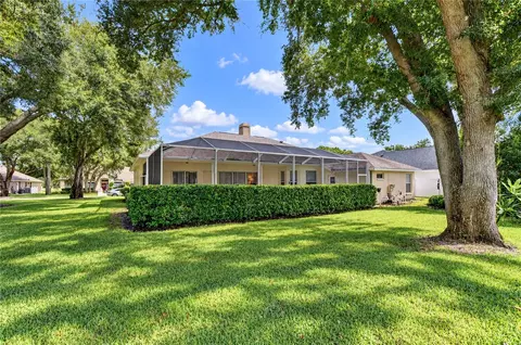 Exterior - 2255 Eagle Bluff Dr, Valrico, FL 33596 photo 5 of 7